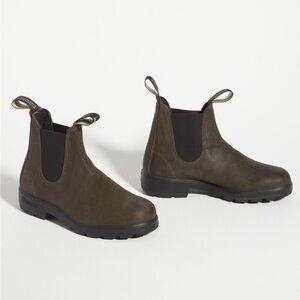 Blundstone Chelsea 585 Boots in Olive size 8.5W NWT